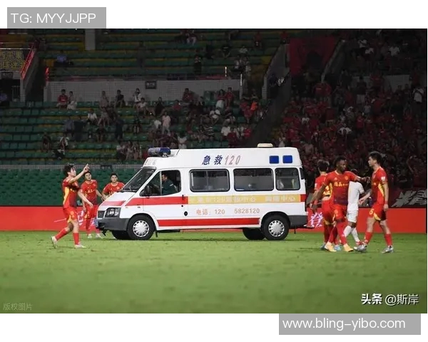 广西外援阿萨莫阿遭遇颈椎骨折意外撞坏场边LED广告牌引发关注